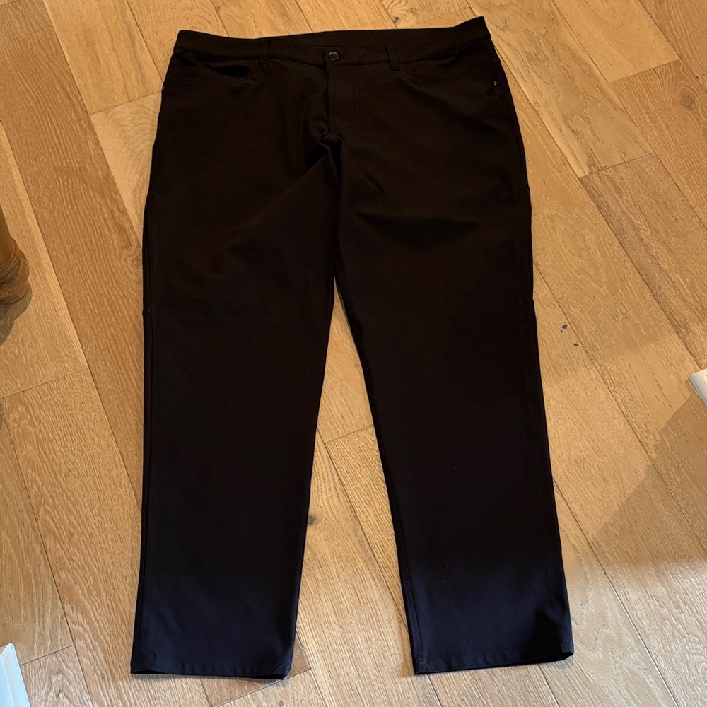 Men’s Lulu lemon zip front slacks. Size 38 inseam 30